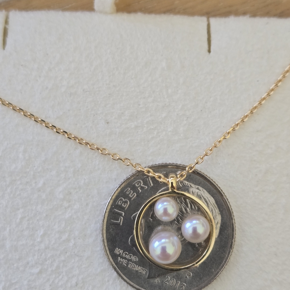 Beatiful Mikimoto 18k Gold 3 Pearl Necklace - Picture 5 of 7
